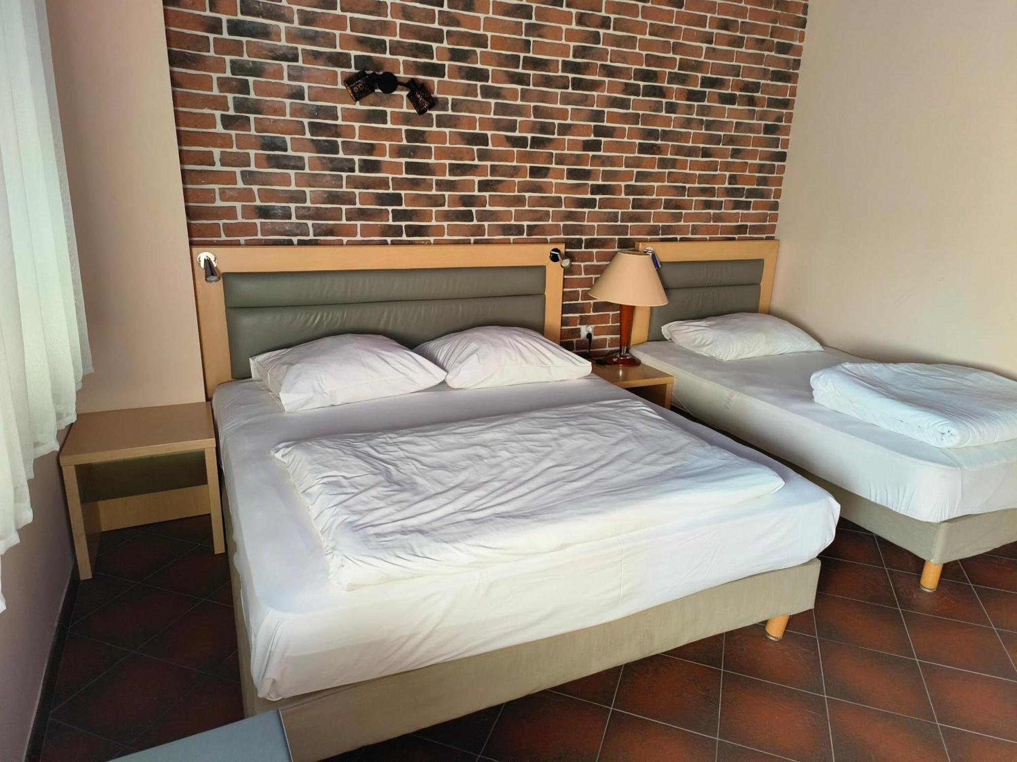 Villa Bella Casa Łomianki Eksteriør billede