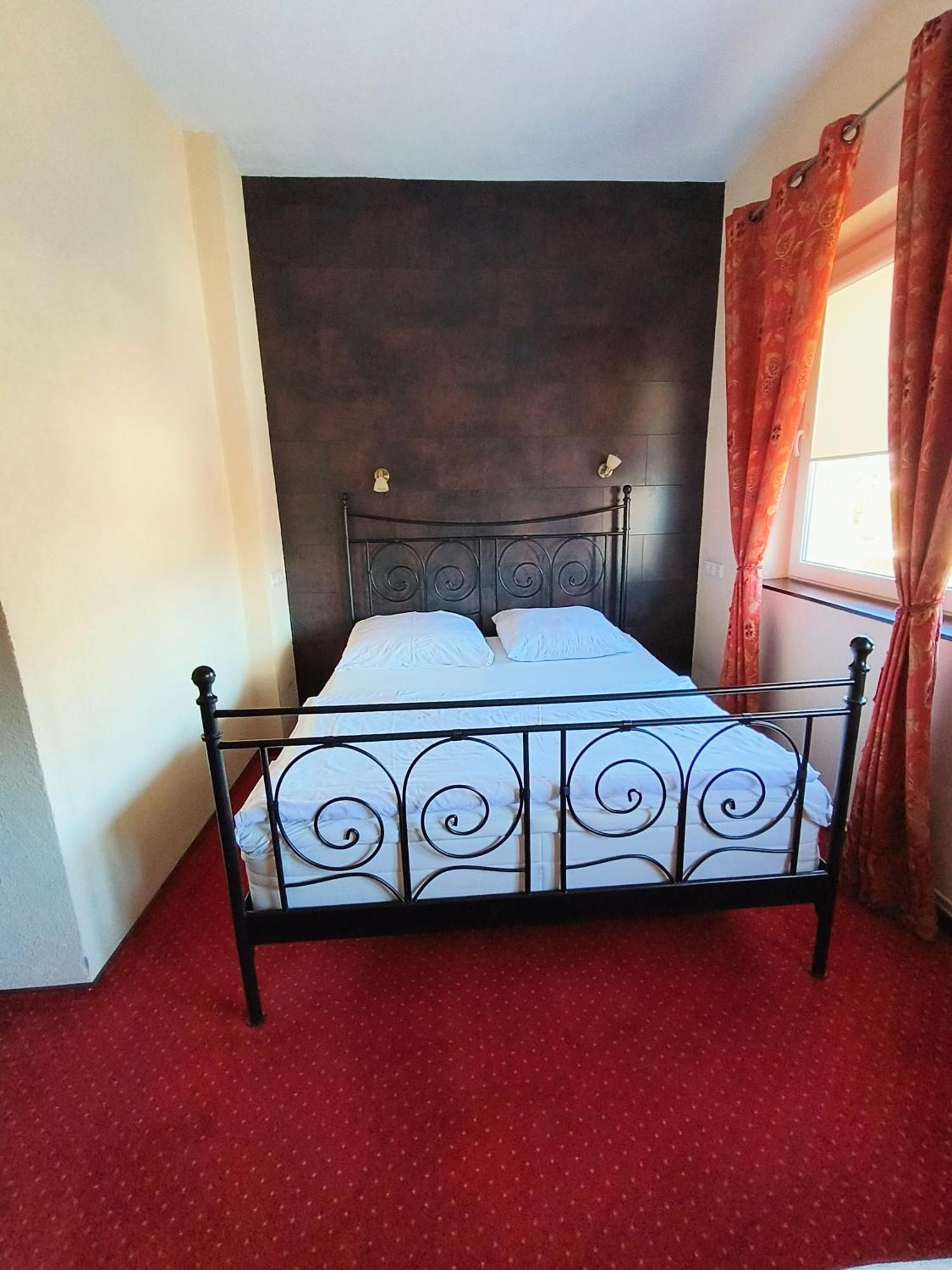 Villa Bella Casa Łomianki Eksteriør billede