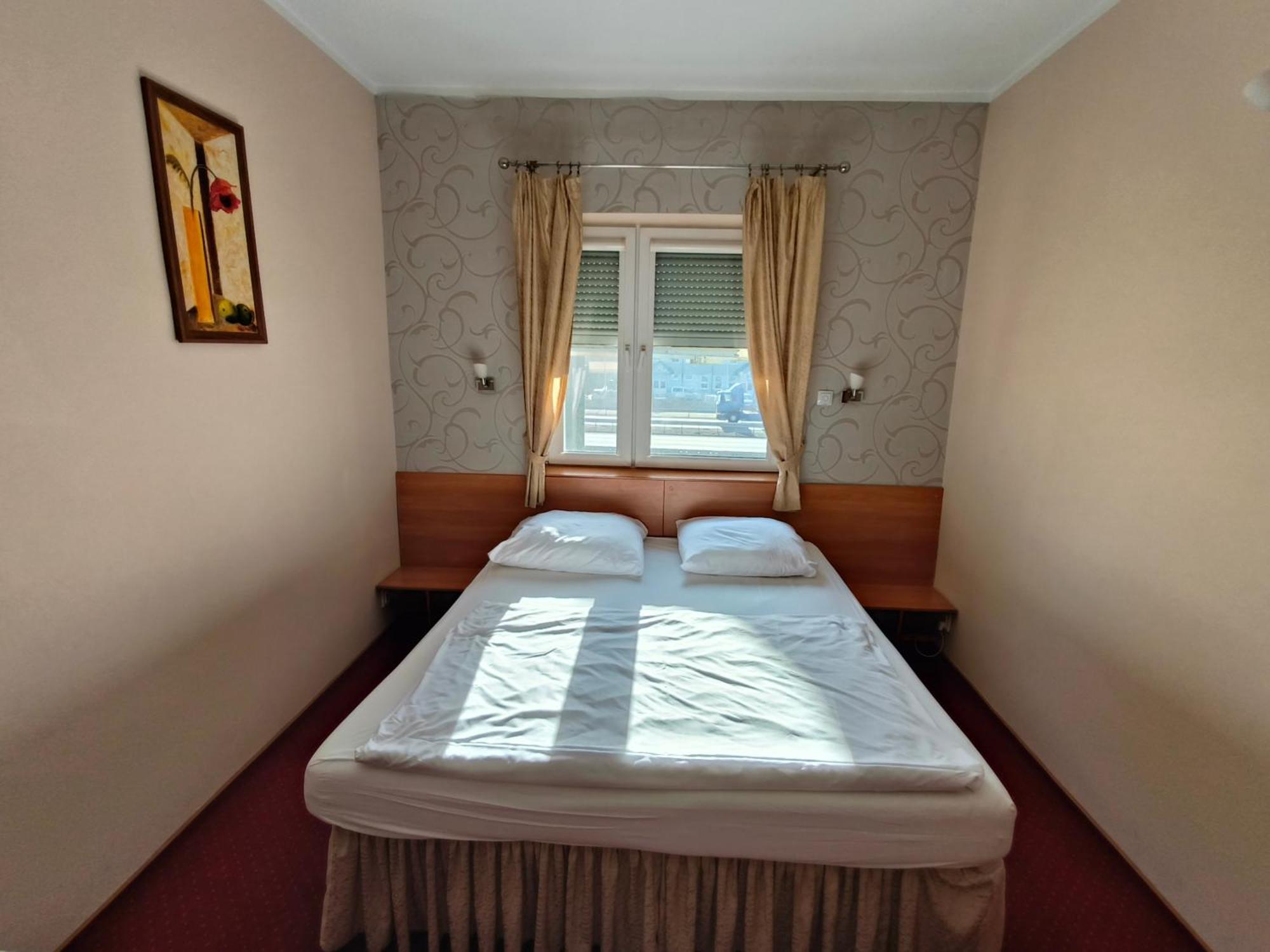 Villa Bella Casa Łomianki Eksteriør billede