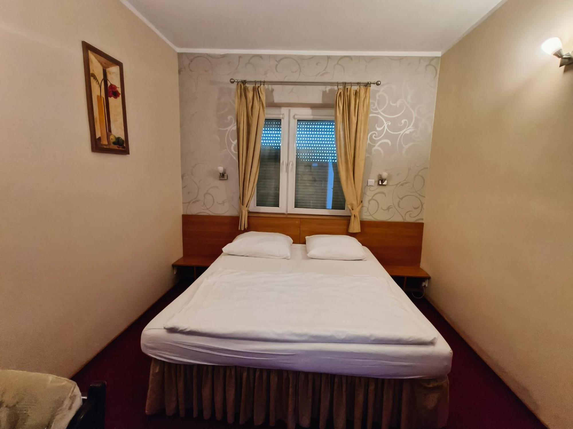 Villa Bella Casa Łomianki Eksteriør billede